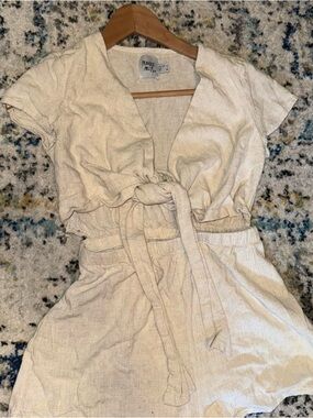 Princess Polly Cream V-Neck Linen-Texture Top